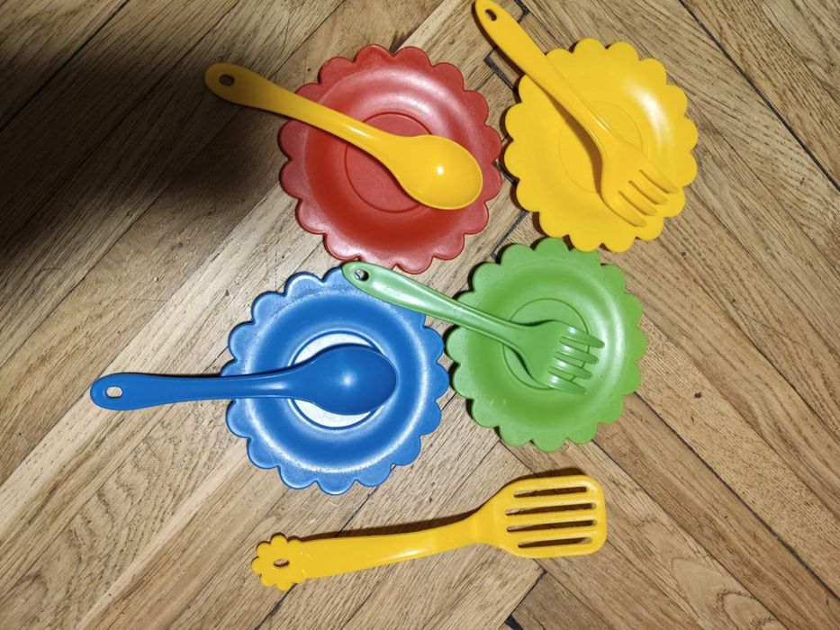 іграшки овочі та фрукти.