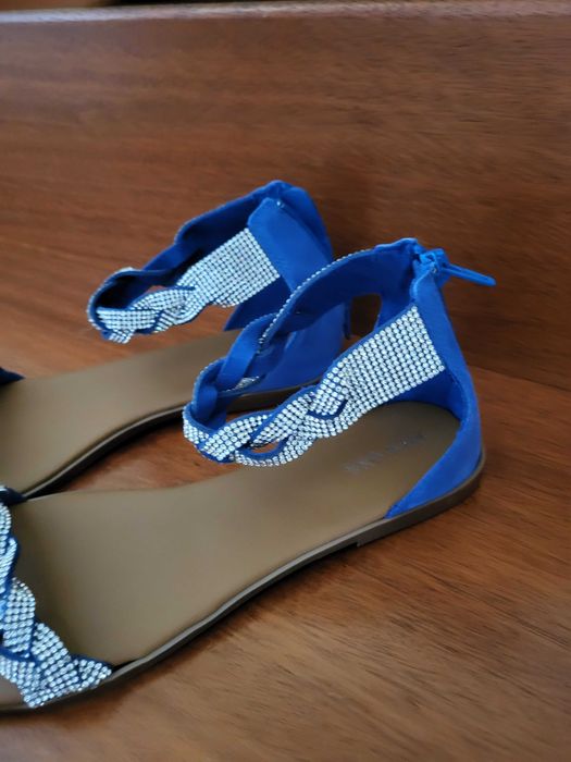 Sandały r.38 nowe