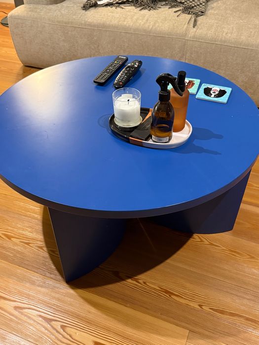 Mesa de sala de estar AZUL circular escandinava