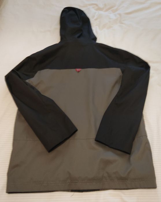 Corta vento/ Impermeável Quechua 10 anos