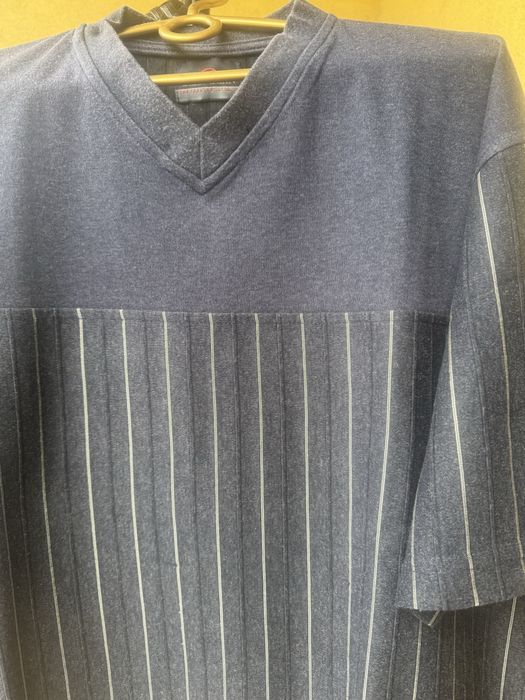 Męska koszulka w serek