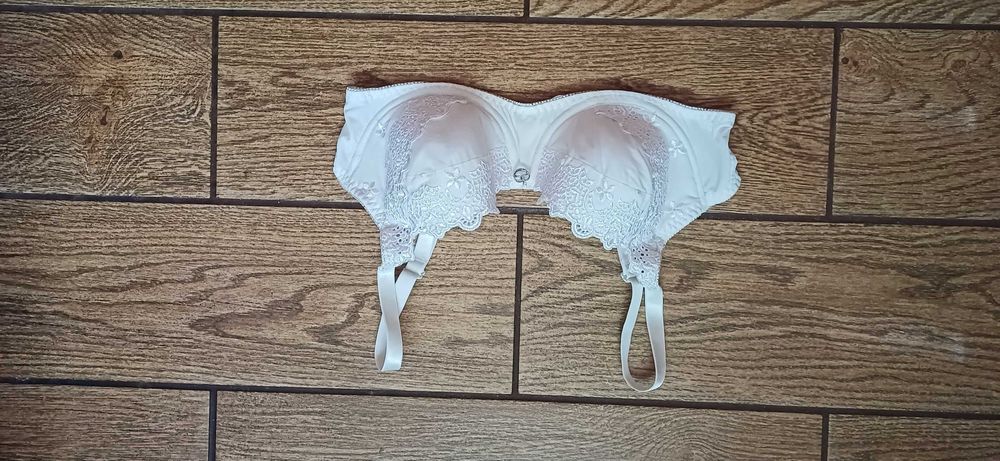 Biały# kremowy biustonosz C&A r. 80 C