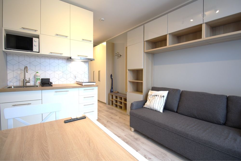 PL/RU/ENG Kawalerka w apartamientowcu/Blisko WSB/Całość 2600zł