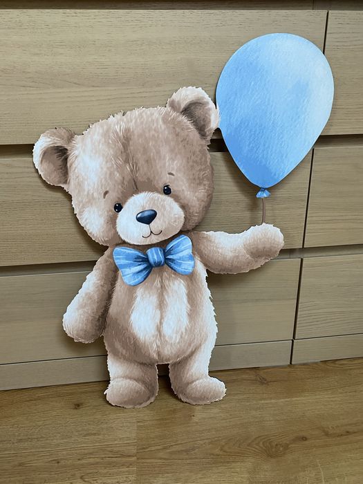 Miś z balonem dekoracje ścianki balonowe wielkoformatowe dekoracje