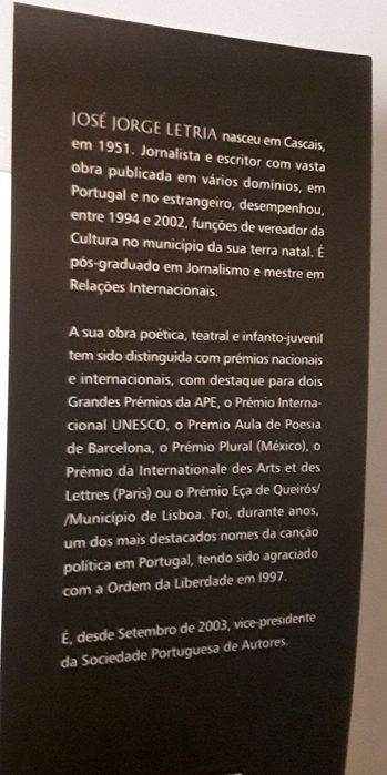 Livro: Amados Cães, de José Jorge Letria, novo!