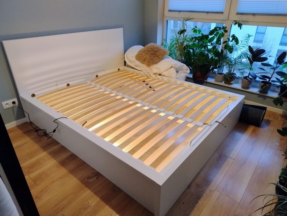 IKEA MALM  Łóżko z pojemnikiem i materacem białe 140/200