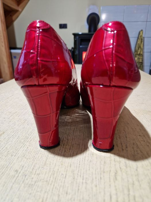 Buty czółenka lakierki czerwone na obcasie