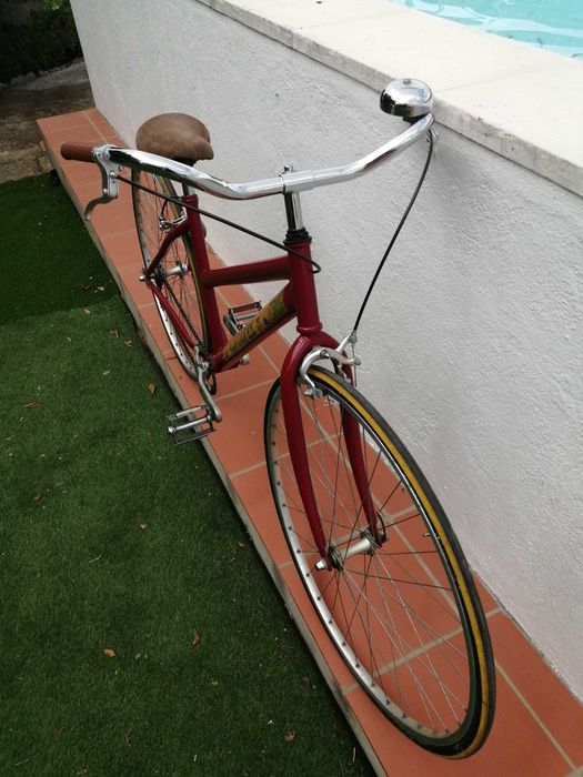 Bicicleta estilo clássico de senhora
