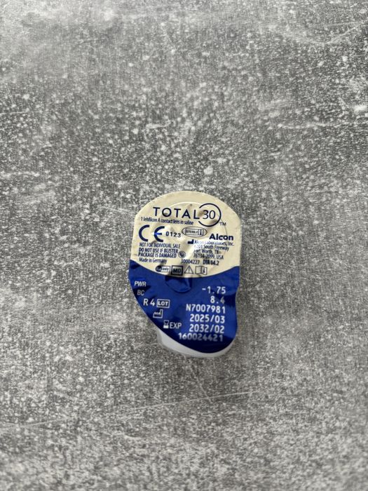 Soczewka Alcon Total 30 moc -1,75