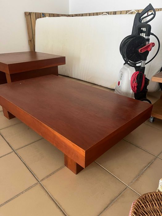 Mesa de apoio e mesa de centro para sala de estar