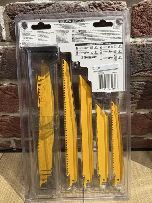 Набор полотен для сабельной пилы DeWalt DW4899  16 шт и тубус