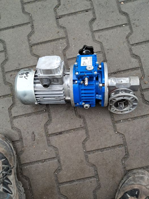 Okazja motoreduktor z regulacją 0.37kw od 16 do 120obr