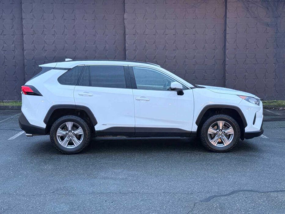 Toyota RAV4      2022