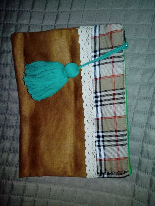 Bolsa em tecido, camurça e rendas - Feita à mão. Nova