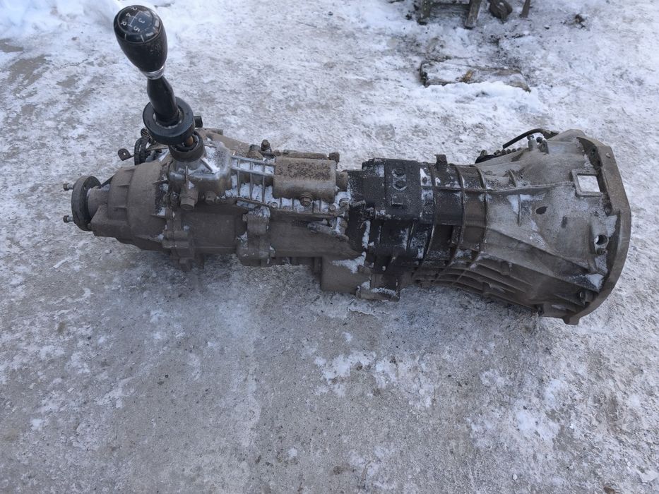 Продам коробку передач раздатку на kia sorento 1  2.5 дизель