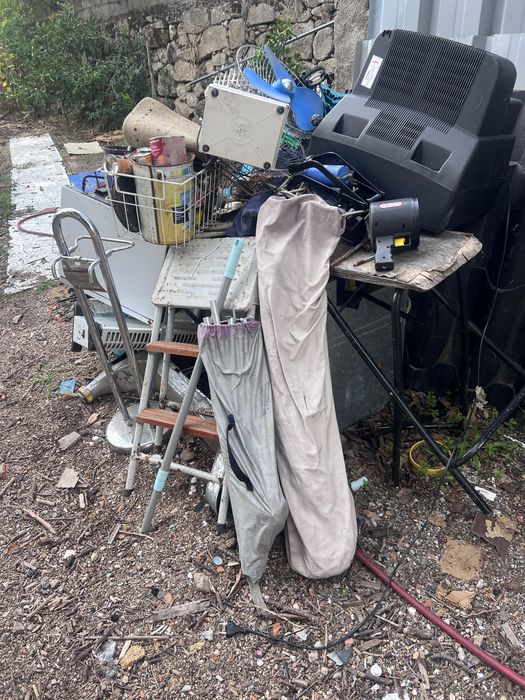 Vendo sucata  ( + de 800kg)