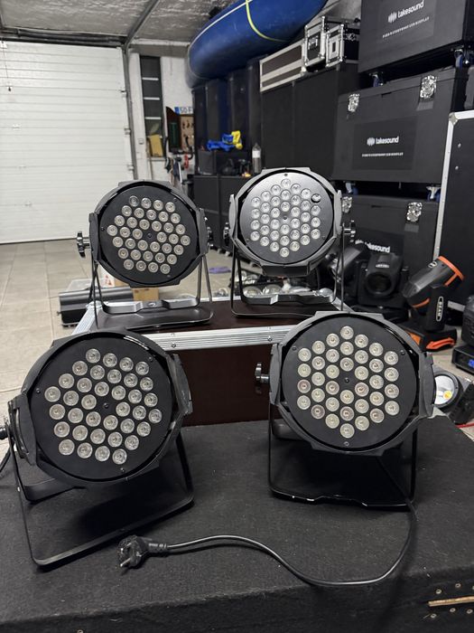 4 Par Led 36x3 com otima luz