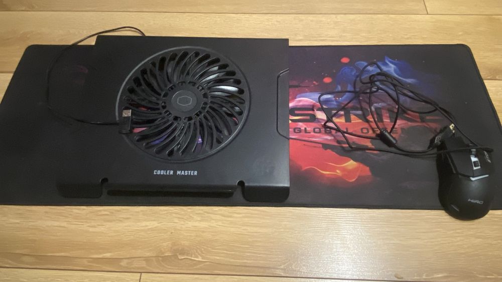 Подставка під ноутбук,коврик і мишка