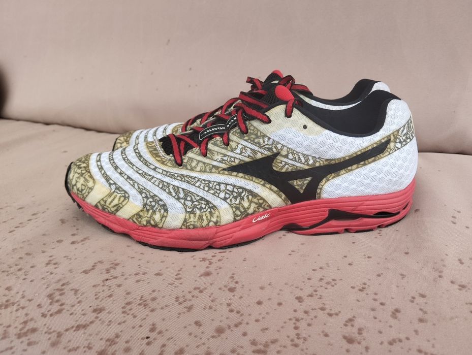 Мужские беговые кроссовки Mizuno Wave Sayonara 2 44.5 размер