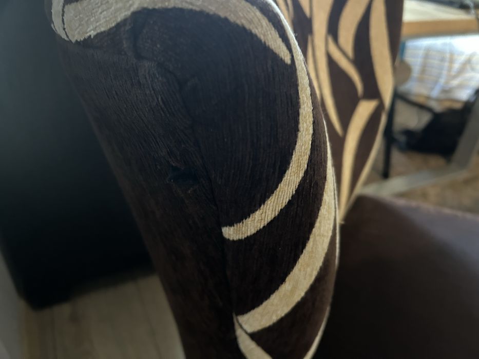 Fotel z kółkami w dwóch kolorach 1/2