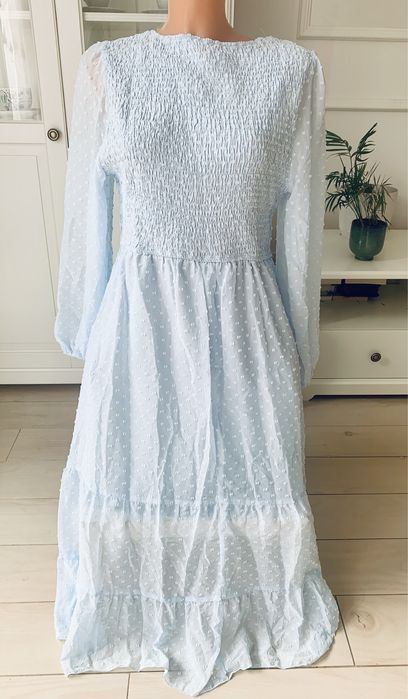 Piekna blekitna sukienka