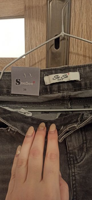Nowe szare jeansy skinny w rozmiarze S/M