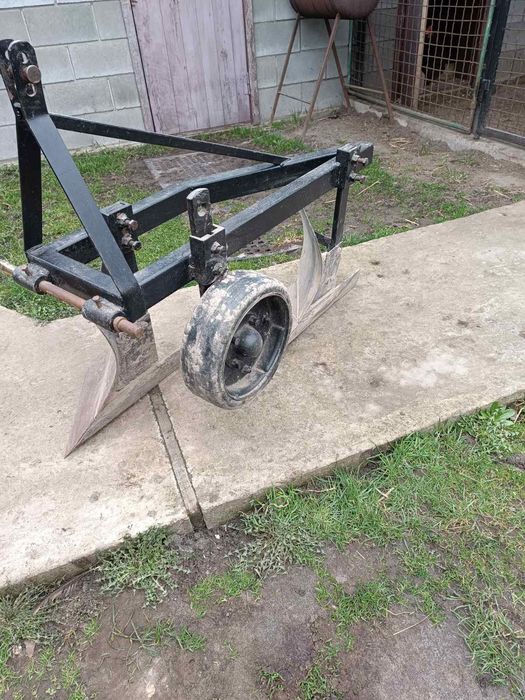 Продам тракторця.