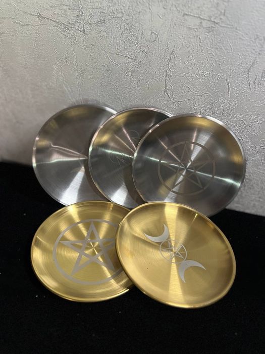 Вівтарні тарілки. Підсвічники, тримачі під арома пахощі