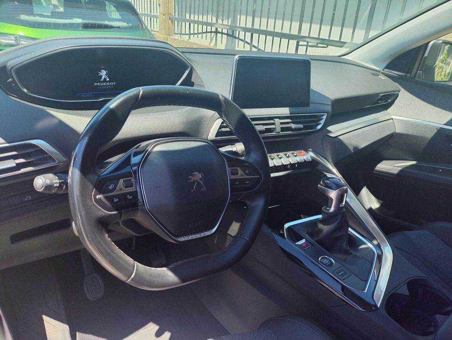Peugeot 5008 1.5 BlueHDi Allure