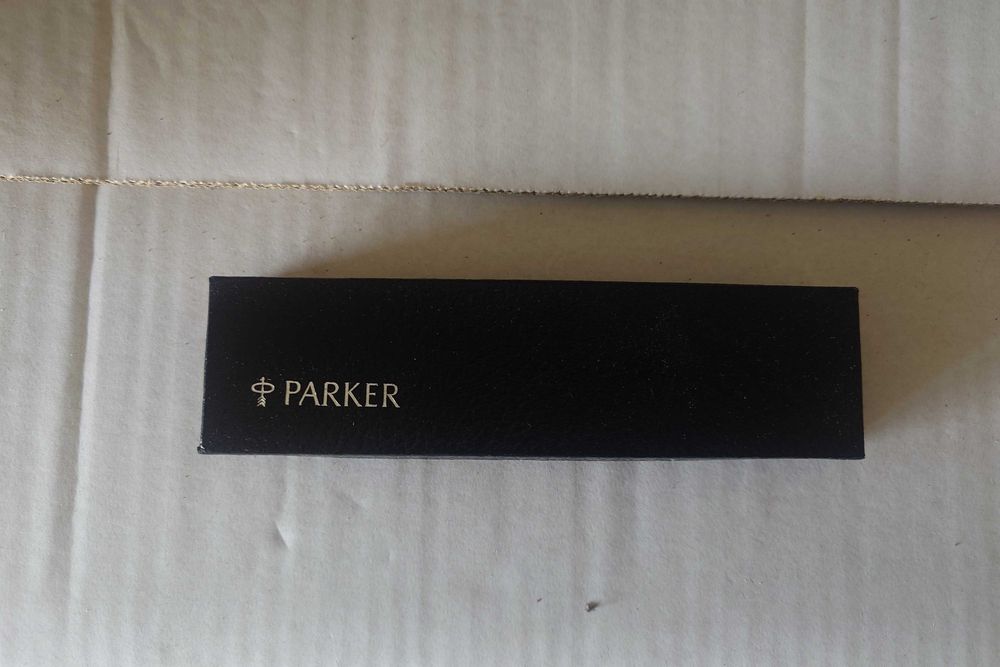 Esferográfica antiga PARKER original com caixa