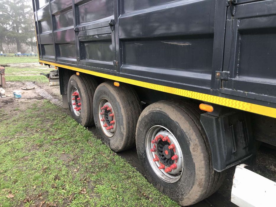 Полупричіп Krone