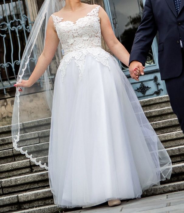 Suknia ślubna śmietankowa