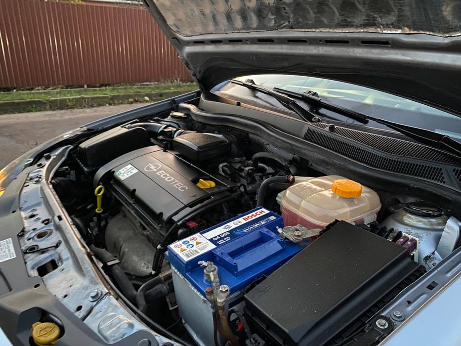 В Дуже Гарному Стані OPEL Astra H 1.6 Бензин На Автоматі! 140тис км