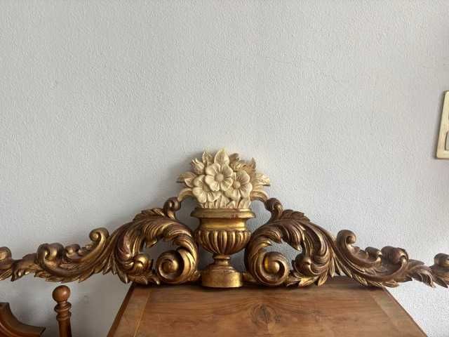 Topo de cabeceira de cama