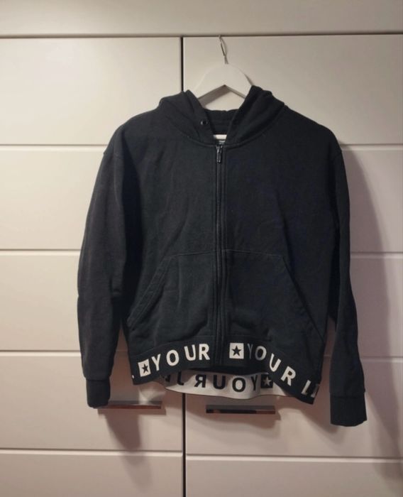 Czarna rozpinana bluza