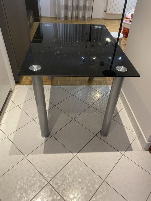 Stol szklany nogi aluminiowe