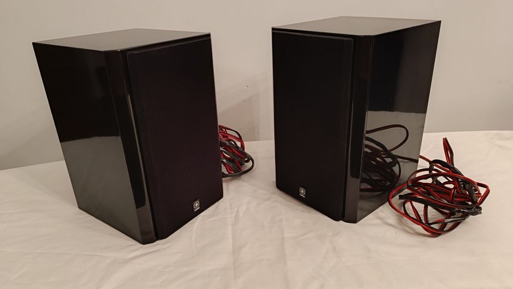Colunas de som Yamaha