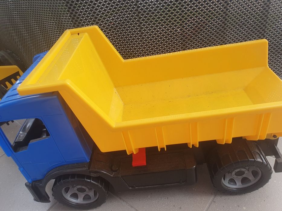 Zabawkowa wywrotka ciężarówka