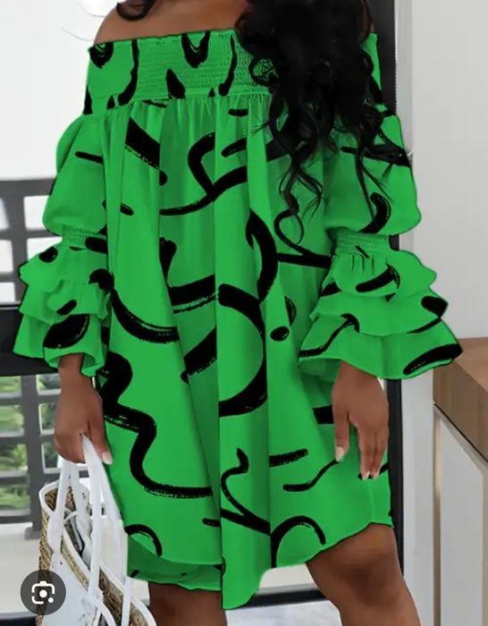 Зеленое платье сукня верх лодочкой.