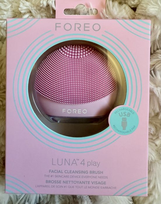 Foreo Luna 4 Play - Facial cleansing brush