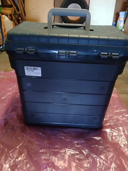 Caixa resistente multiusos