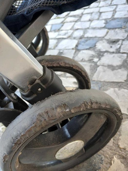 Carrinho Chicco Lite Way, modelo Denim.Carrinho bengala muito prático.