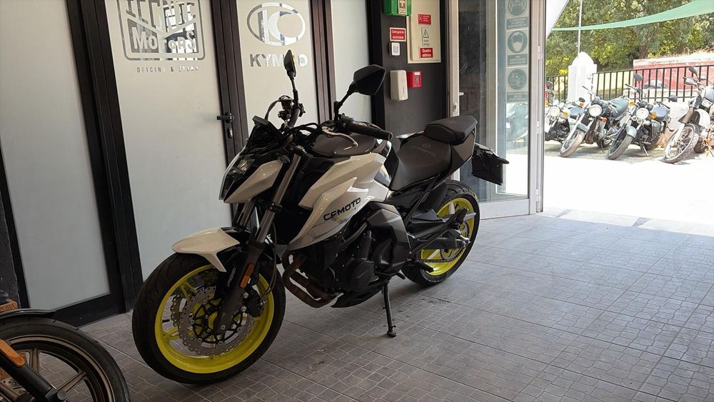 CF Moto 650NK