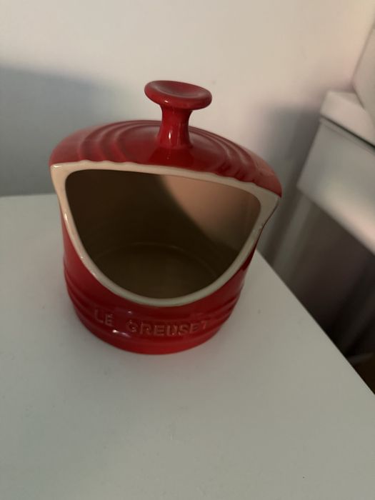 Le creuset pojemnik na sól