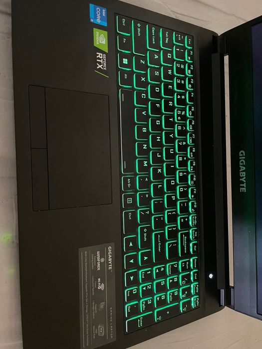 Laptop Gigabyt G5