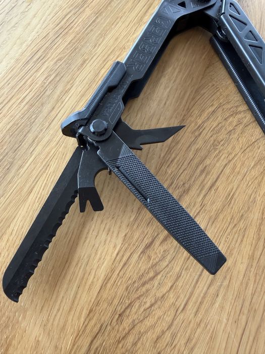 Gerber Center Drive Black