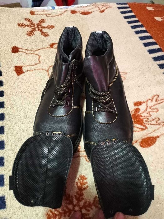 Продам ботики для сварщика.