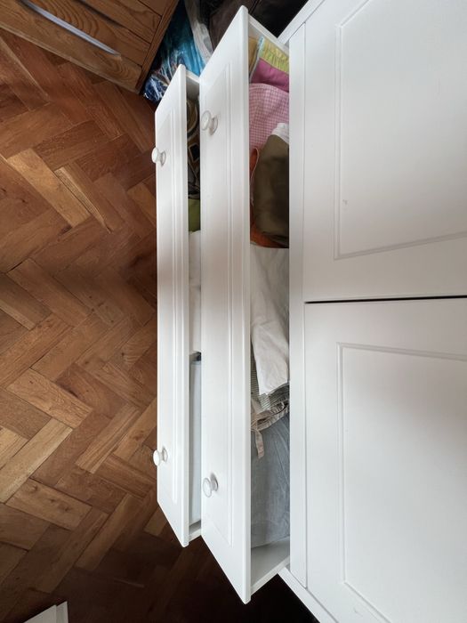 Roupeiro madeira 2 portas e 2 gavetas