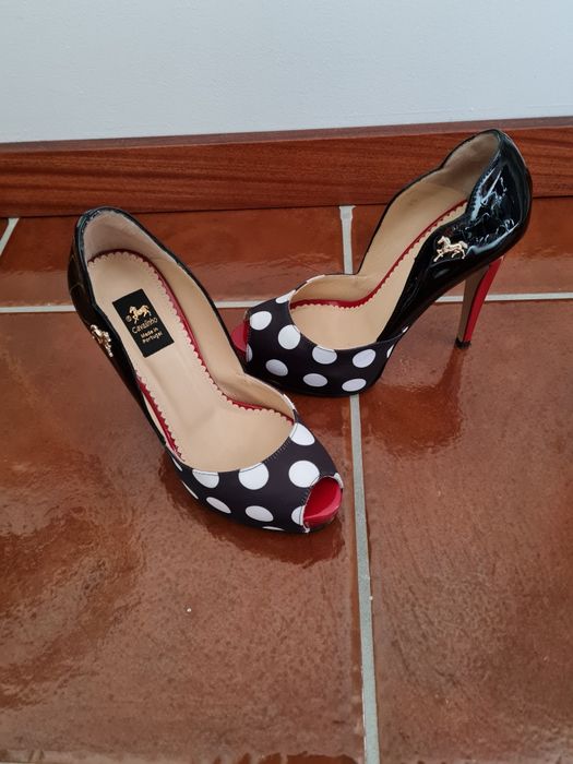 Sapatos da cavalinho