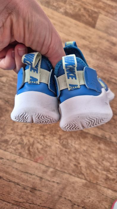 кросівки nike flex runner 27р